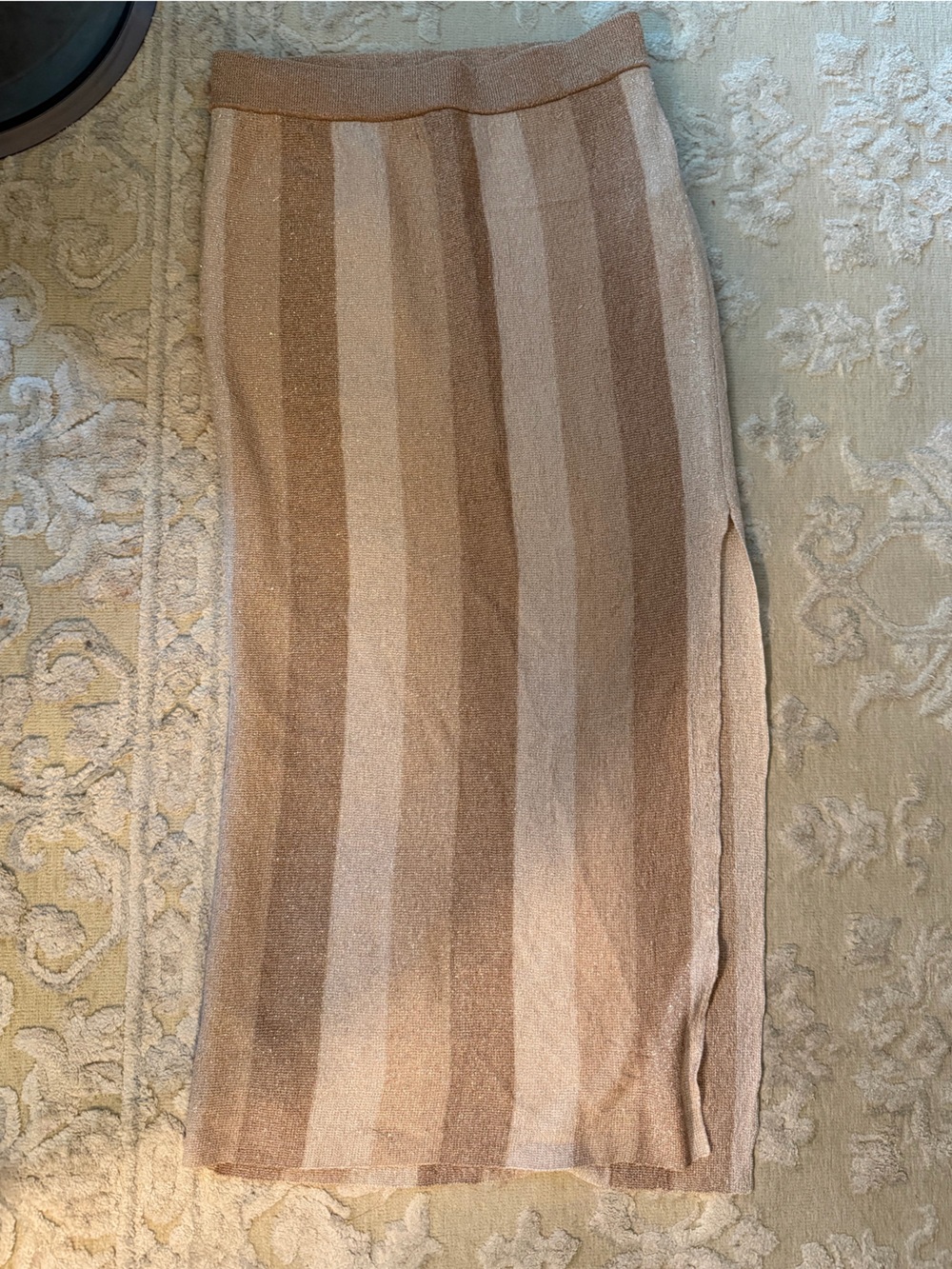 Midi skirt with slit on the side in Beige/Tan